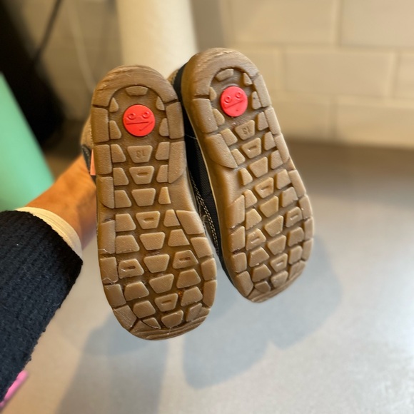 Adorable See Kai Run winter girls ankle boots! - Picture 8 of 8